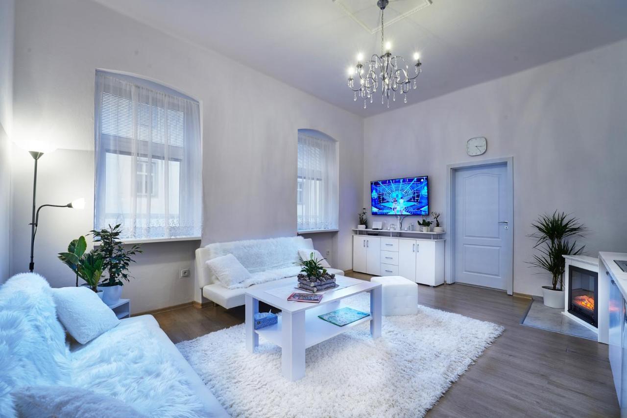 Apartman Bb Centrum Банска-Бистрица Экстерьер фото