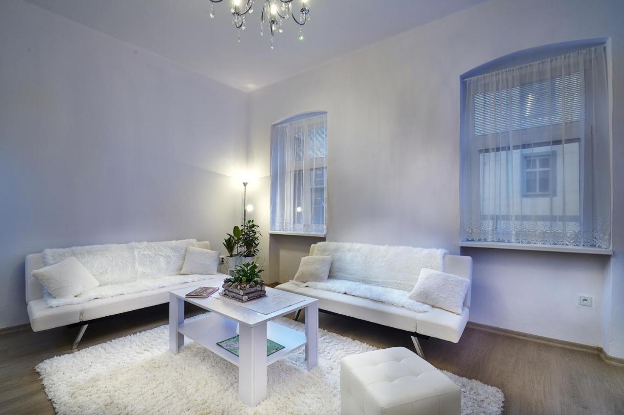 Apartman Bb Centrum Банска-Бистрица Экстерьер фото