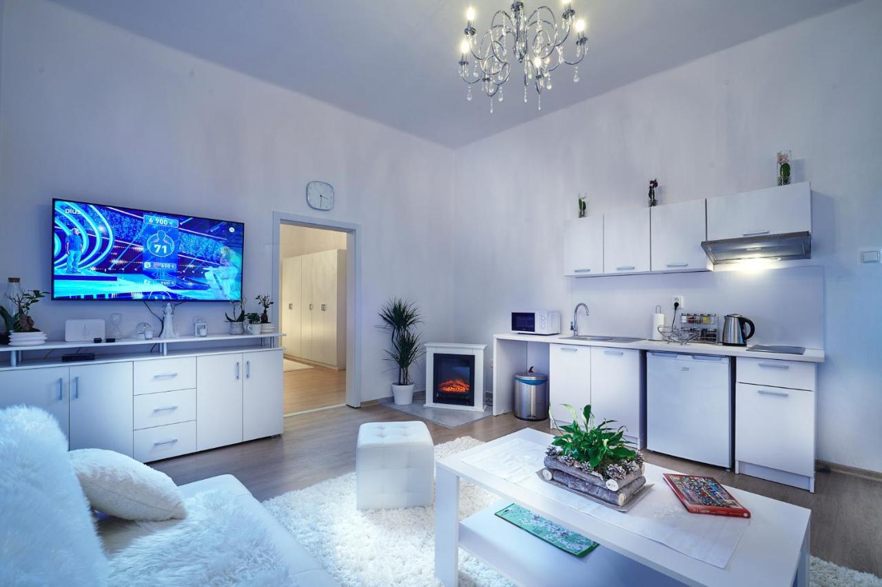Apartman Bb Centrum Банска-Бистрица Экстерьер фото