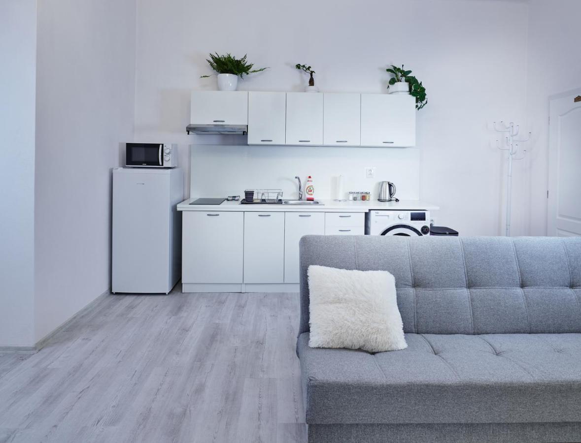 Apartman Bb Centrum Банска-Бистрица Экстерьер фото